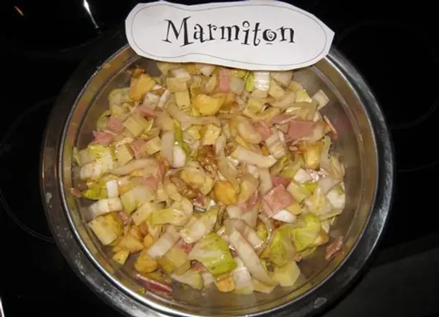 Salade aux pommes et au jambon