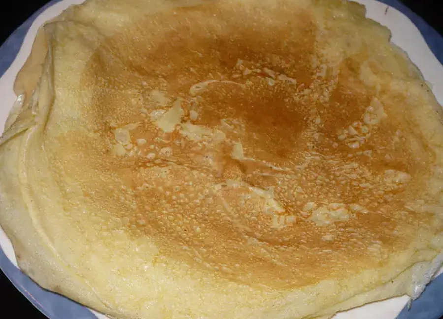 Crêpes légéres à la crème fraîche et au sucre glace