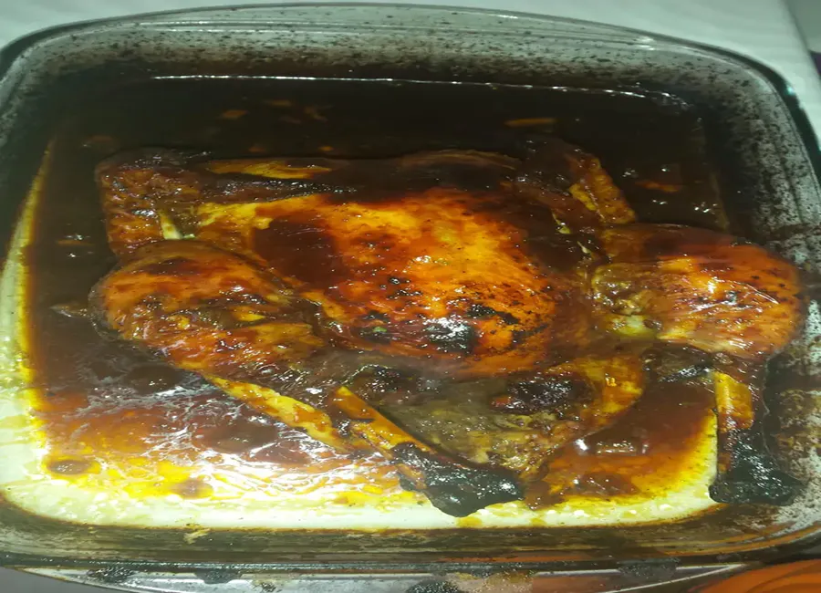 Poulet entier laqué