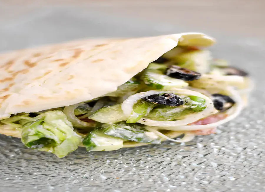 Pains pita garnis à la grecque