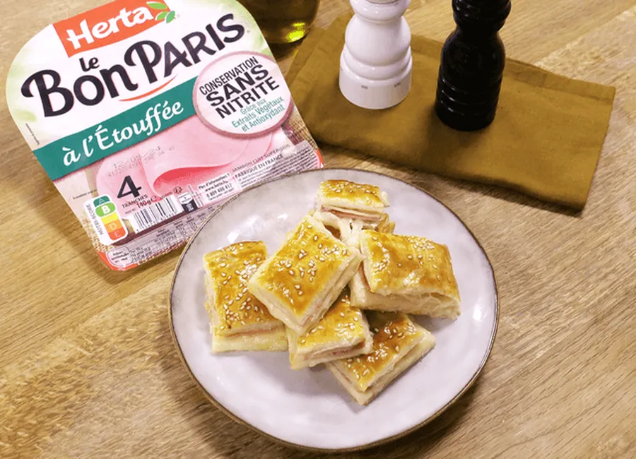Carrés feuilletés à partager fromage frais emmental et jambon