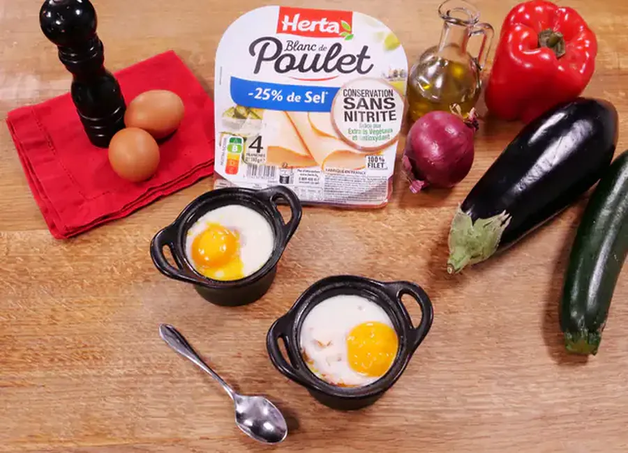 Oeufs cocottes blanc de poulet et légumes du soleil