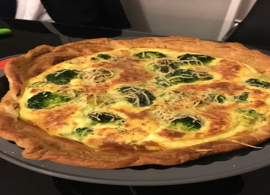 Tarte au brocolis et tomates cerise