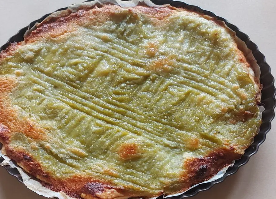 Tarte à la rhubarbe sur crème d'amande à l'orange