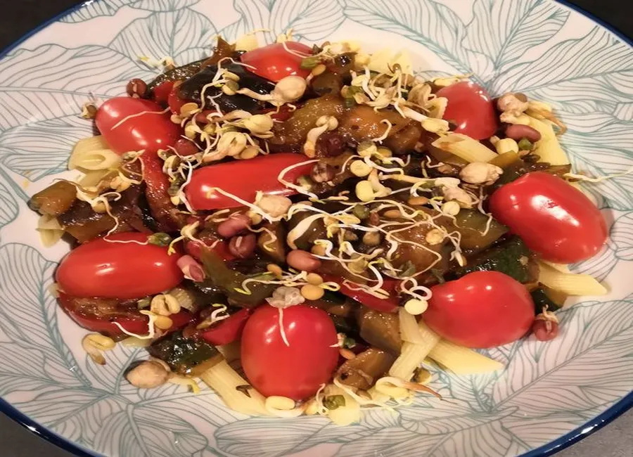 Salade de pâtes aux légumes grillés