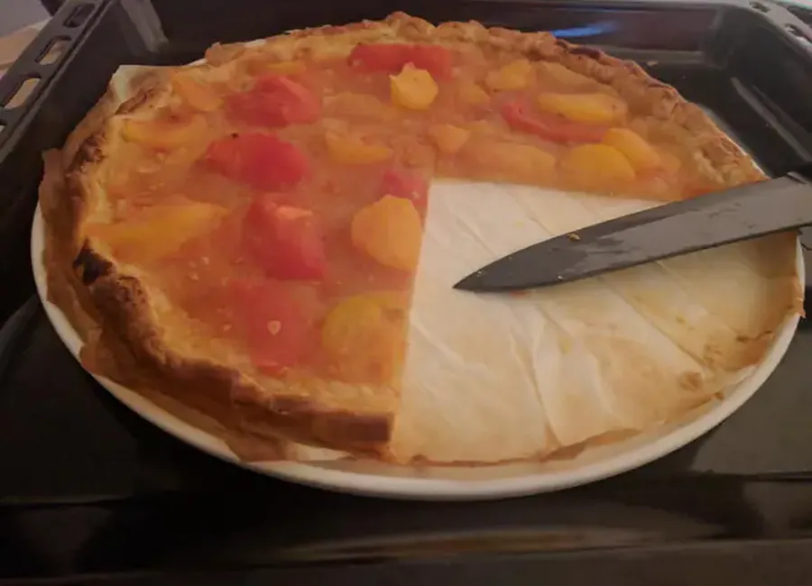 Tarte sucrée à la tomate