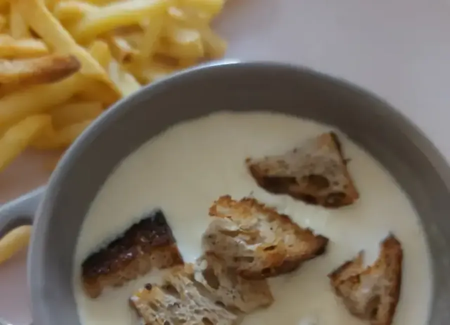 Oeufs pochés à la crème d'epoisses