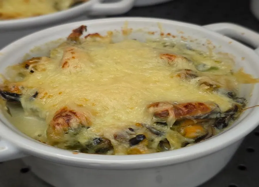Moules gratinées aux épinards et au roquefort