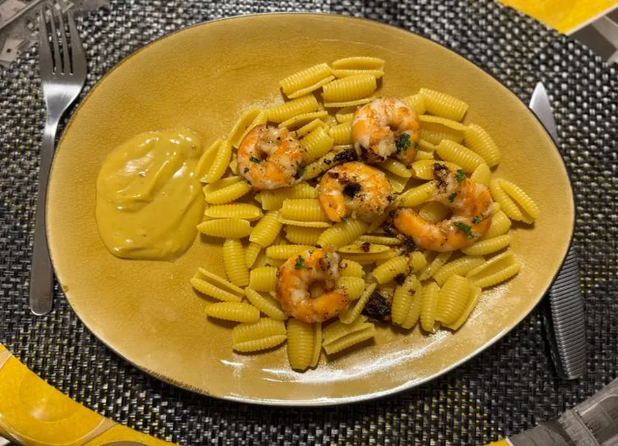 Poêlée de crevettes à l'ail et au porto