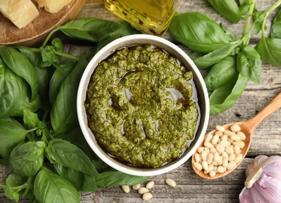 Pesto express aux épinards et amandes