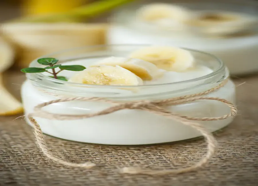 Yaourt à la banane (dessert peu sucré)