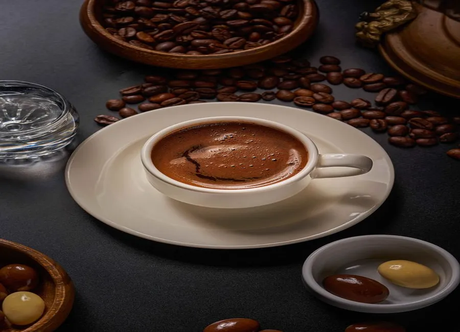 Café turc traditionnel aux épices