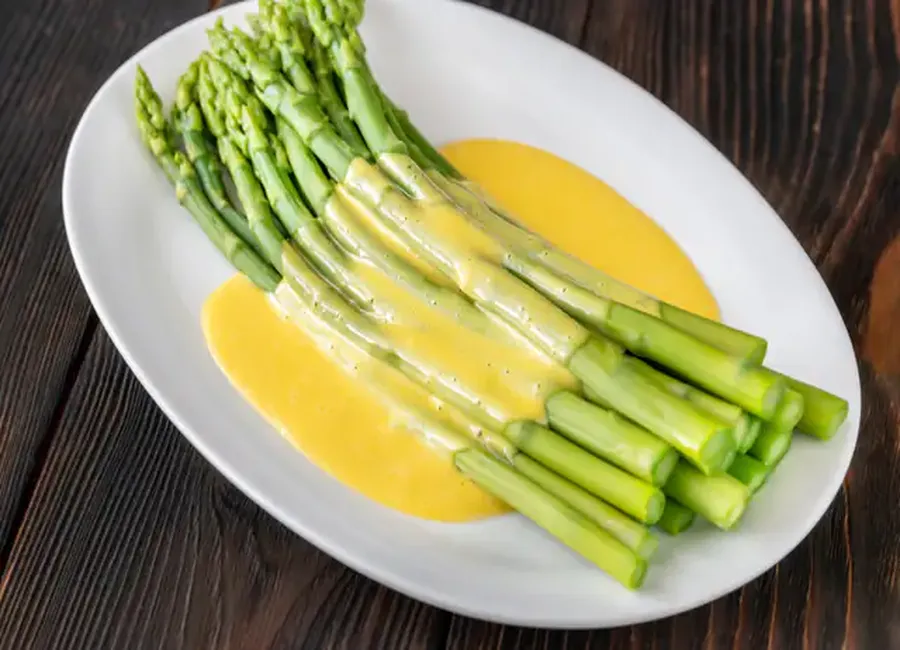 Asperges sauce mousseline