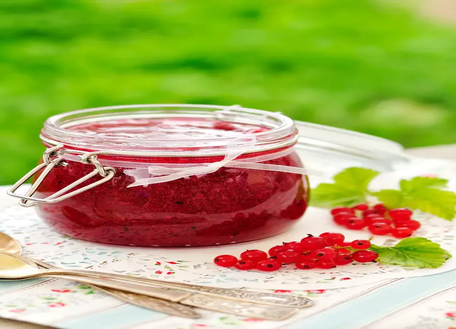 Confiture de framboises à la crème de cassis