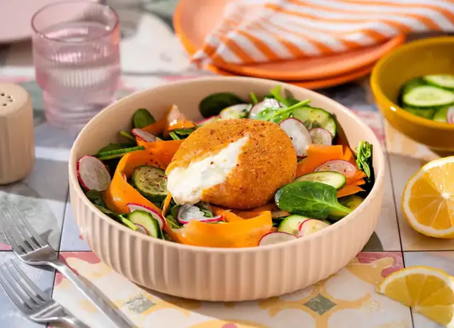 Salade à la burrata frite