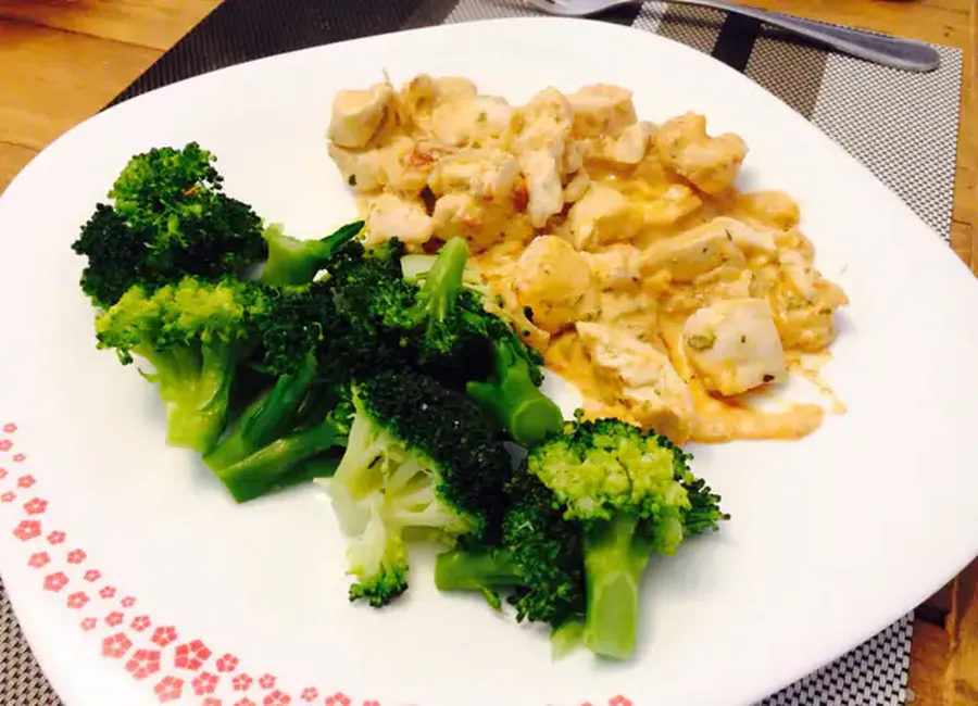 Emincé de poulet aux tomates séchées