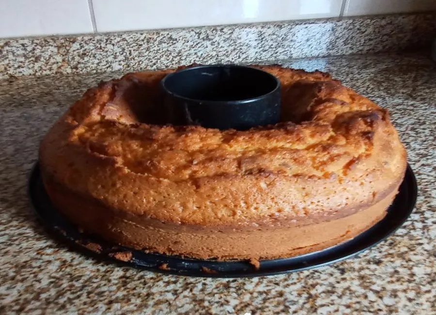 Cake aux noix et aux abricots secs