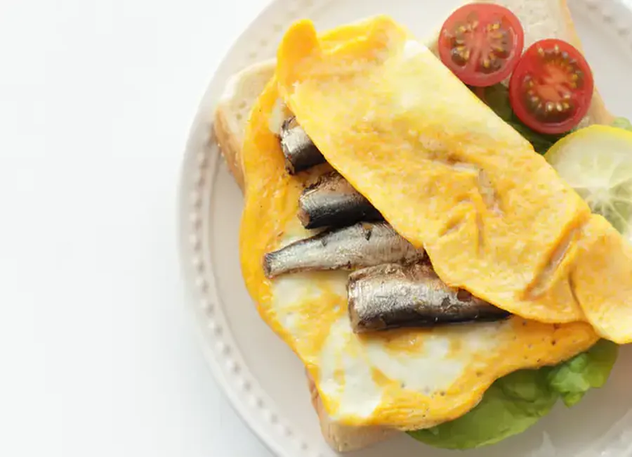 Omelette et ses sardines grillées
