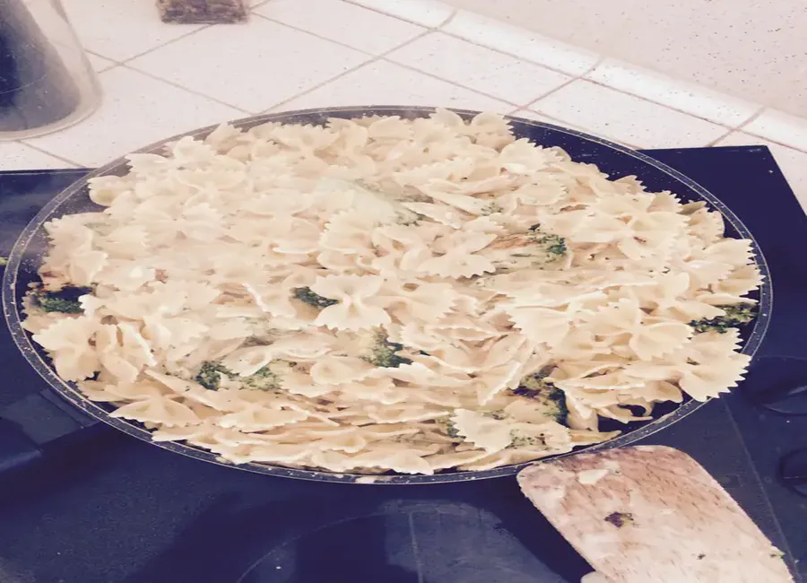 Pâtes aux brocolis au curry et piment de cayenne