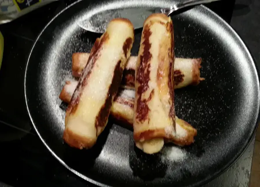 Rouleaux de pain perdu à la banane