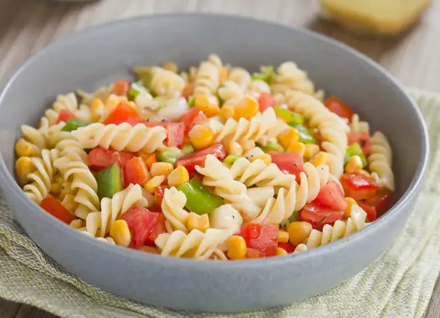 Salade de pâtes végétarienne à l'aneth