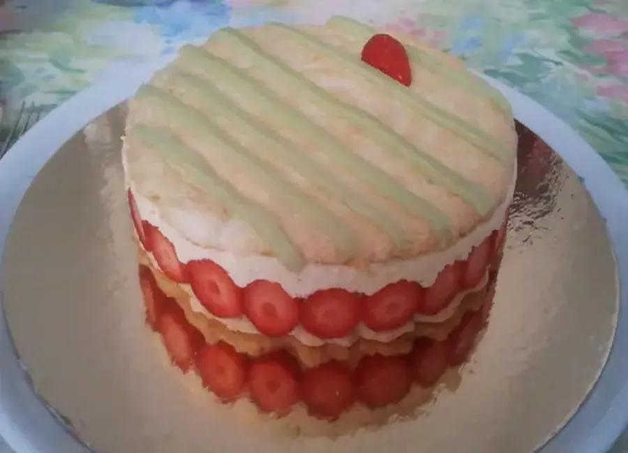 Fraisier meringué