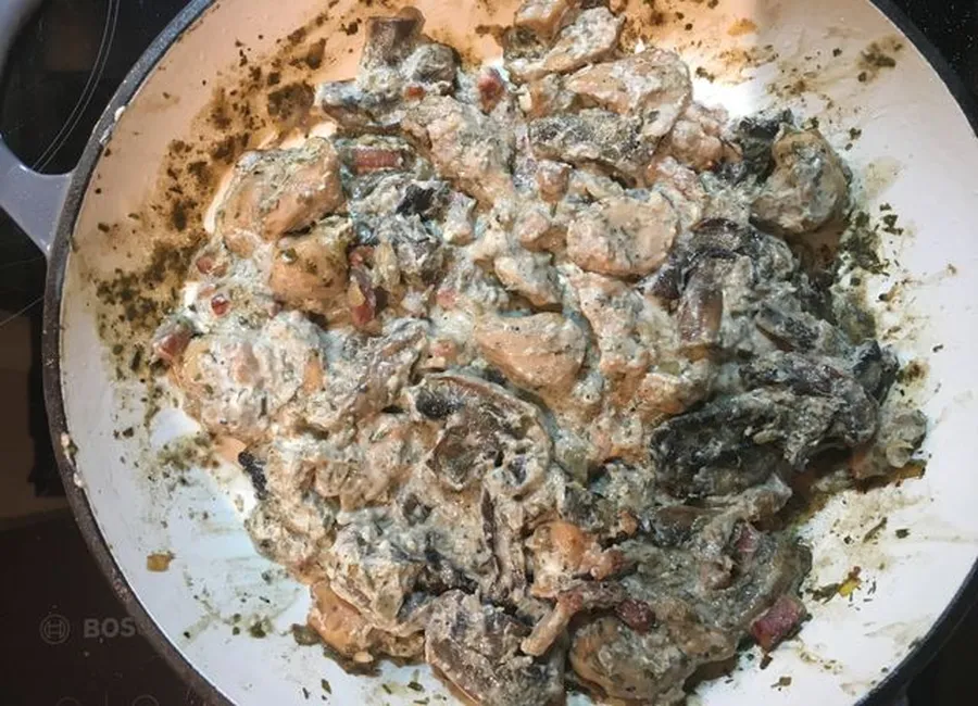 Emincé de lapin à la forestière facile