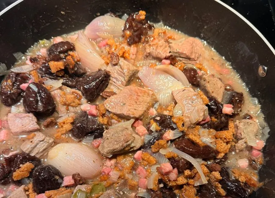 Ragoût de veau aux pruneaux