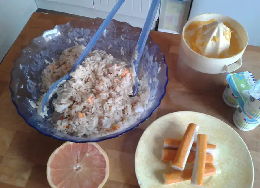 Salade crabe-pamplemousse au riz