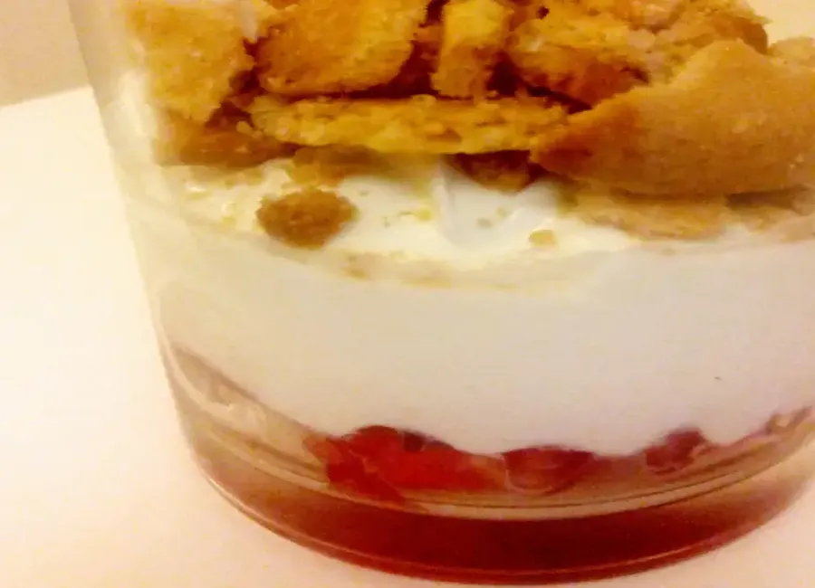 Verrine fraises-grenades