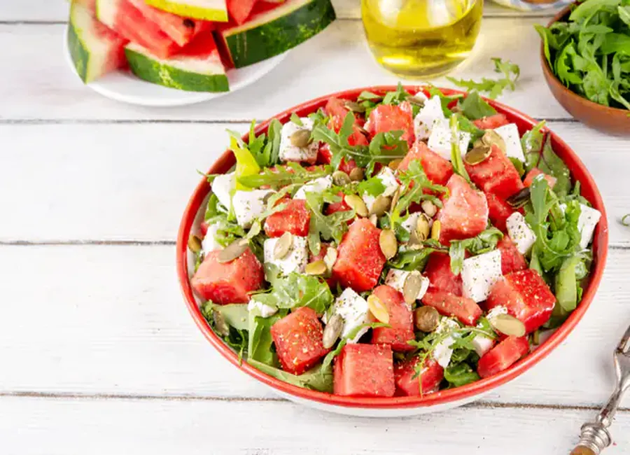Salade de fruits en coque de pastèque