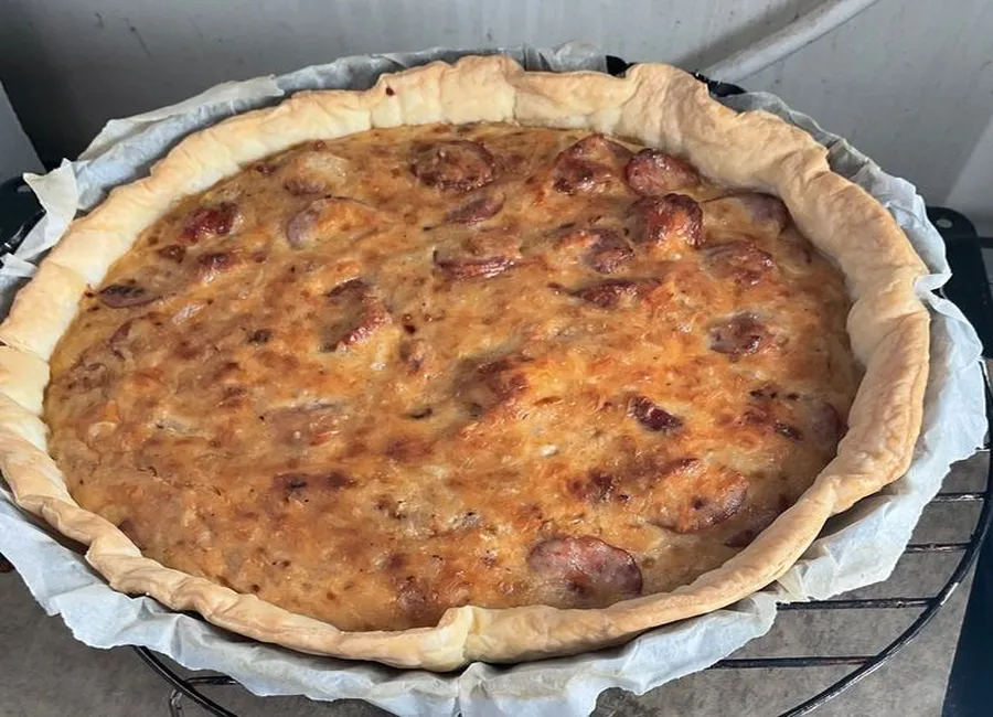 Tarte aux saucisses fumées