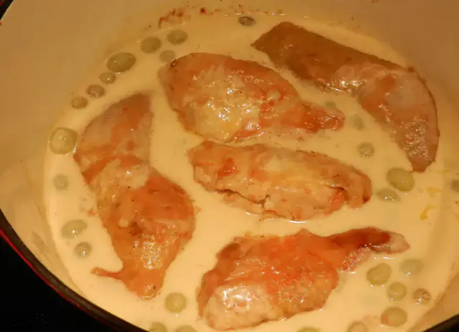 Pintadeau au riesling et raisins