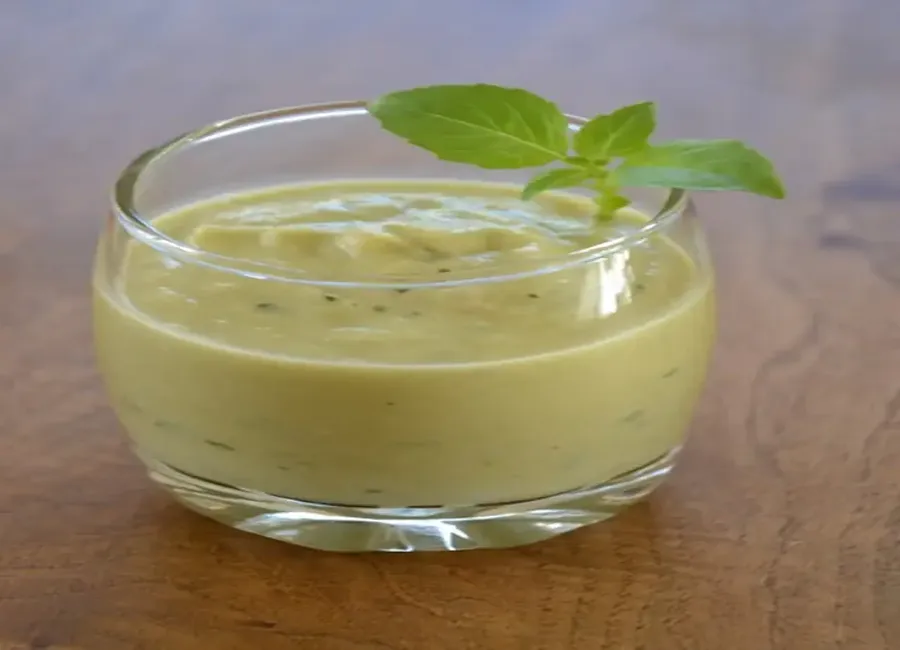 Crème de courgettes au basilic et parmesan