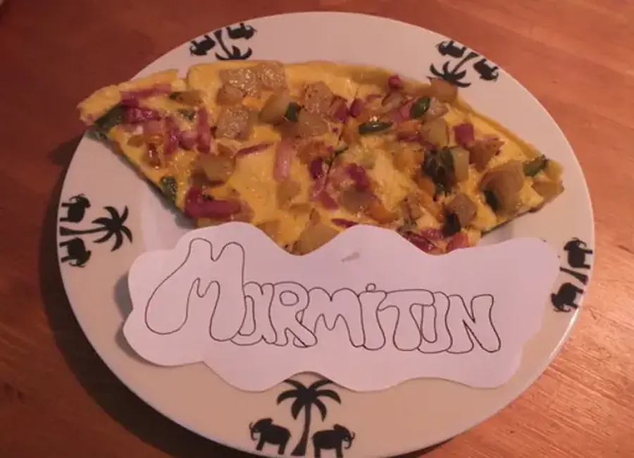 Omelette d'été aux poivrons et lardons