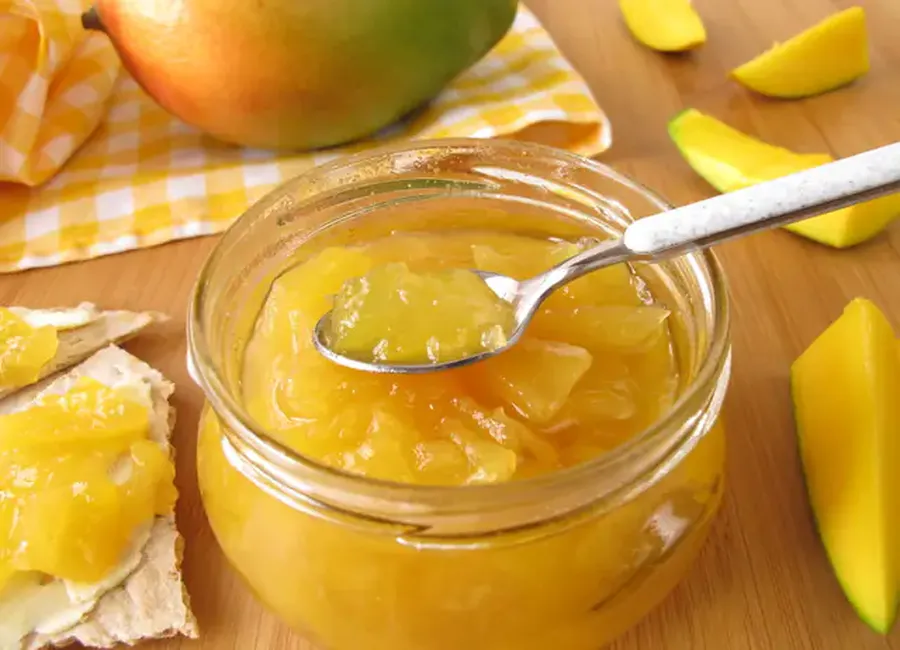 Confiture aux mangues et fruits de la passion