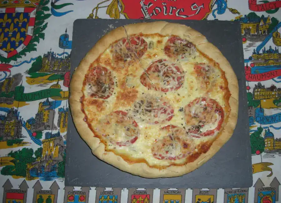 Tarte facile tomate, olives et feta