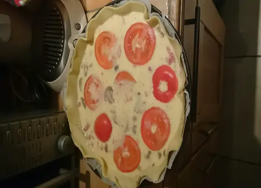 Quiche lorraine à la tomate