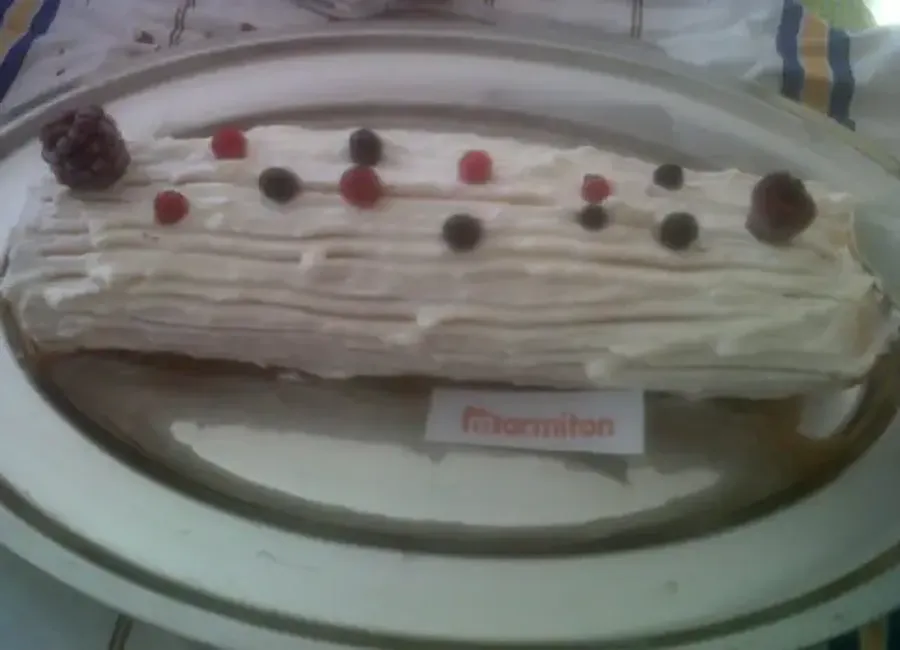 Buche de noël vanille fruits rouges