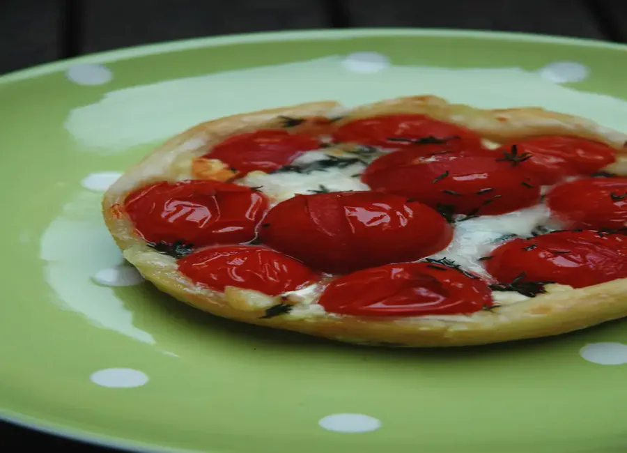 Tartelettes au chèvre et tomates cerises