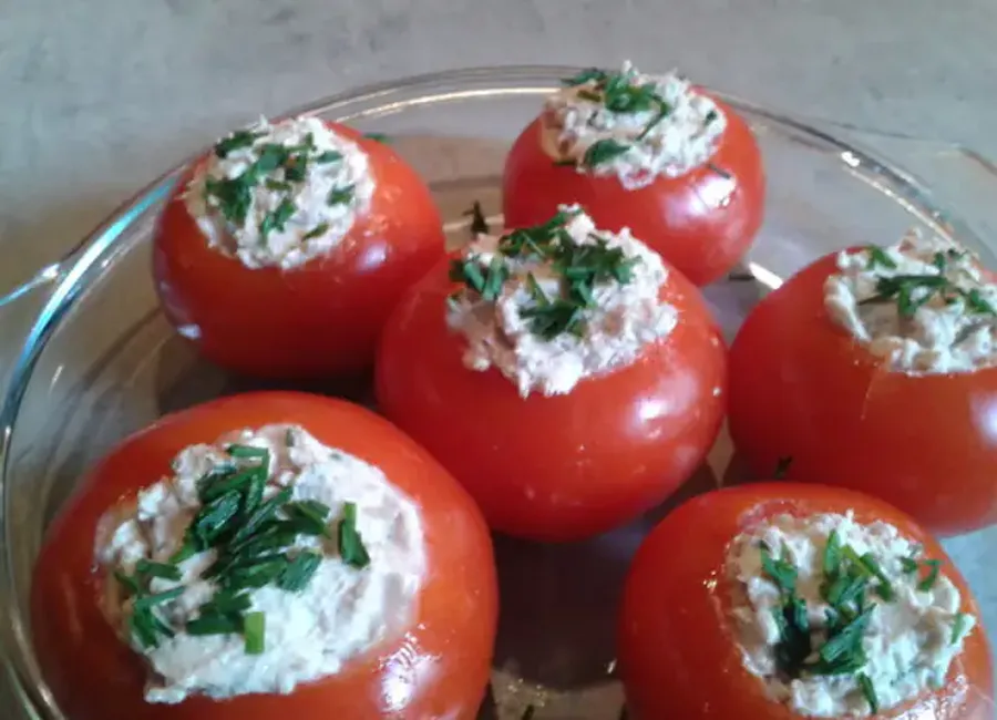Tomates farcies au thon