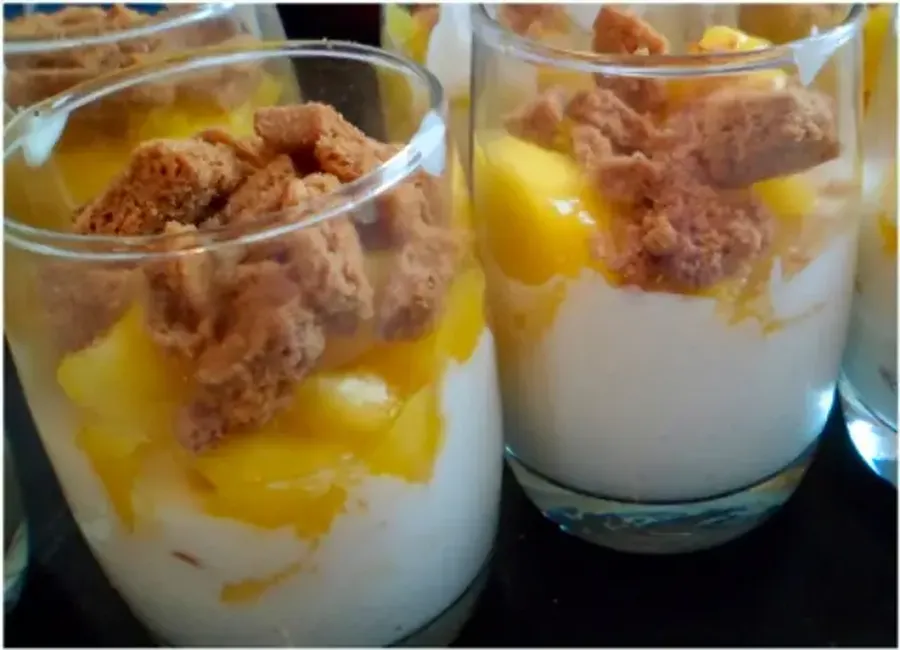 Verrines tricolores mangue citron spéculoos