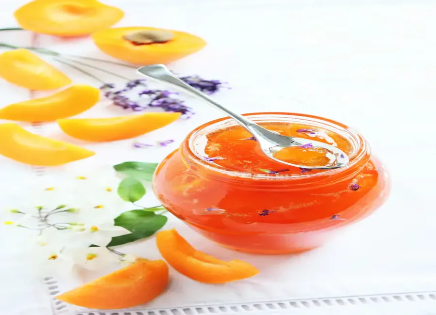 Confiture d'abricots et de nectarines à la lavande
