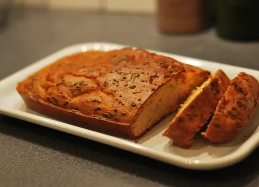 Cake au saumon fumé et à la ciboulette