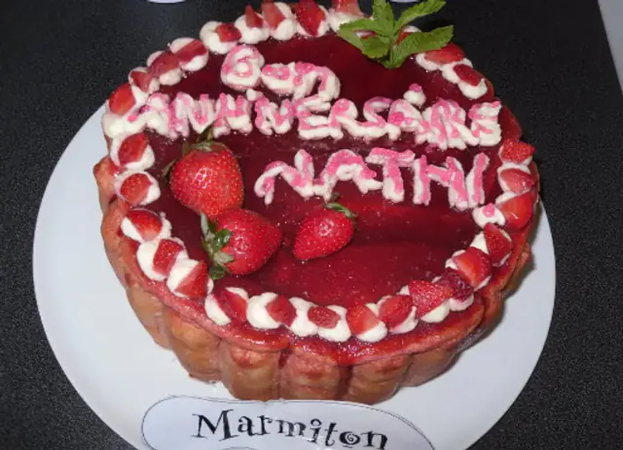 Charlotte aux fraises et au rhum