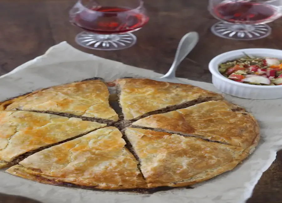 Tourte feuilletée à la viande (roumanie)