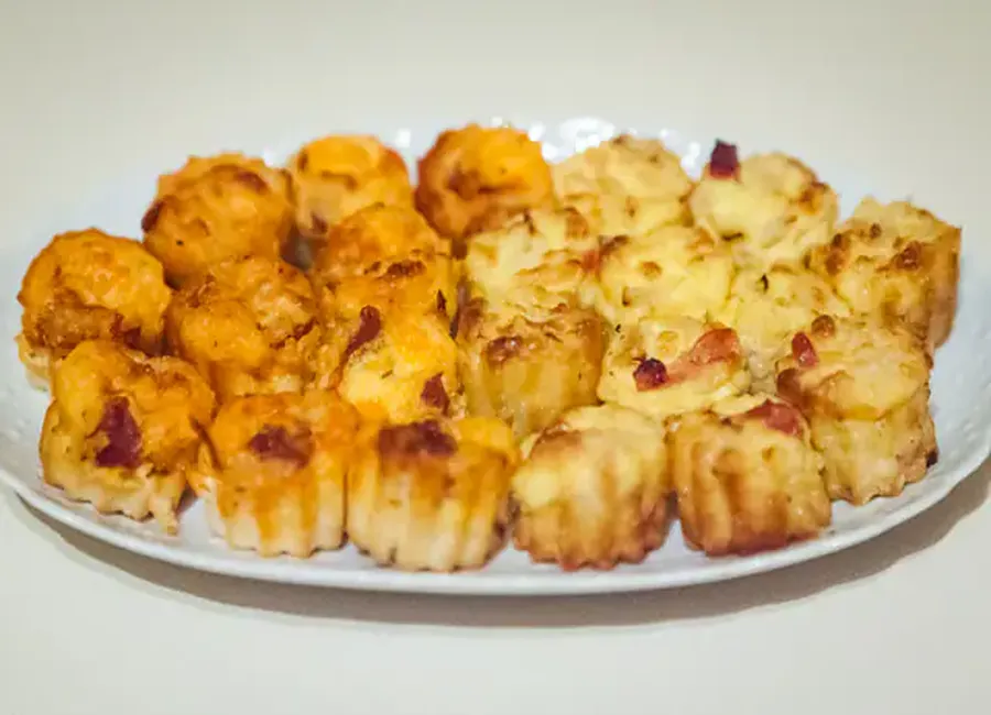 Cannelés aux lardons et oignons