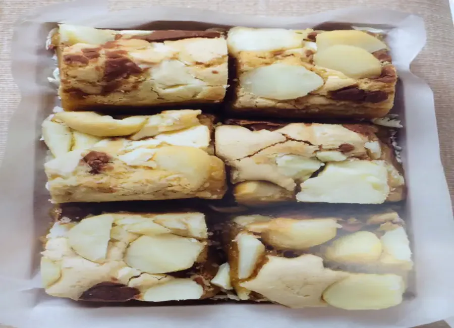 Carrés au chocolat et noix de macadamia