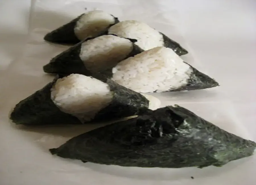 Onigiri thon et mayonnaise