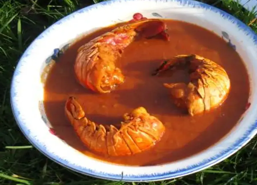 Queues de langoustes façon sauce américaine